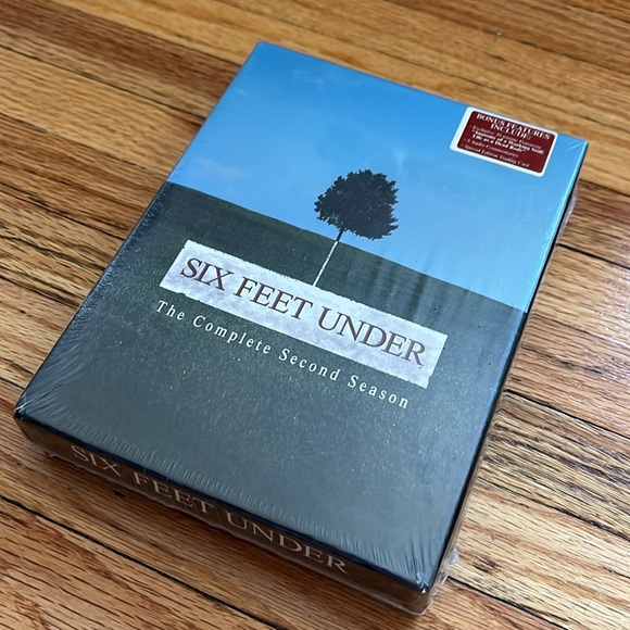 Six Feet Under The Complete Second Season / 5 Disc Boxset / 2004 / NEW - Picture 2 of 5